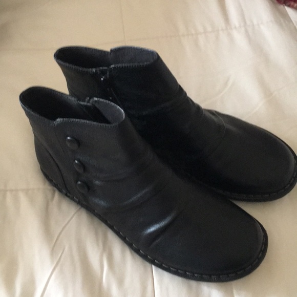 Clarks Shoes - Clark’s booties